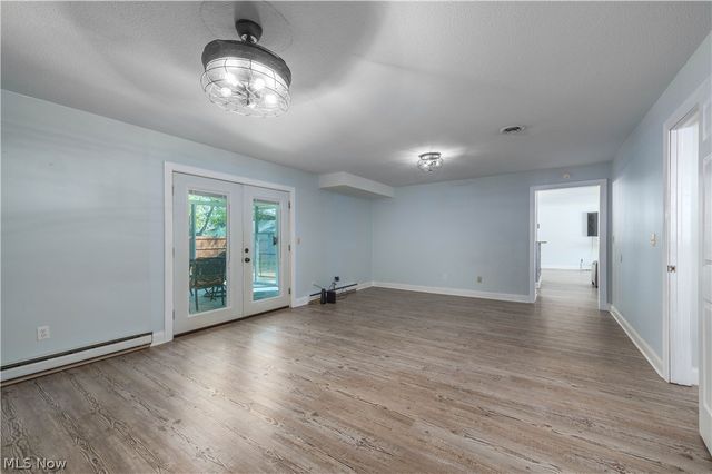 404 Oaknoll Drive, Amherst, OH 44001