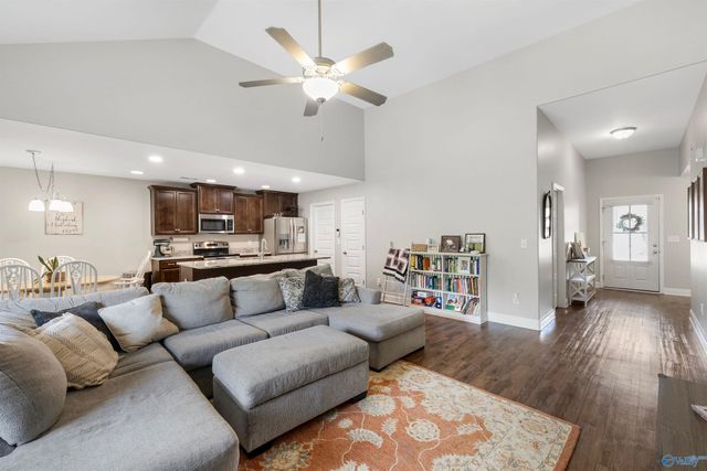 3011 Monterrey Drive SW, Decatur, AL 35603