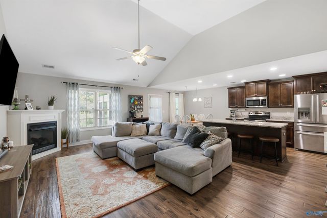 3011 Monterrey Drive SW, Decatur, AL 35603