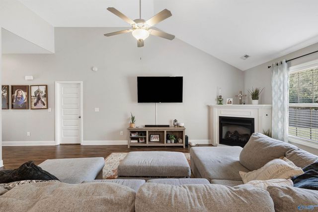 3011 Monterrey Drive SW, Decatur, AL 35603