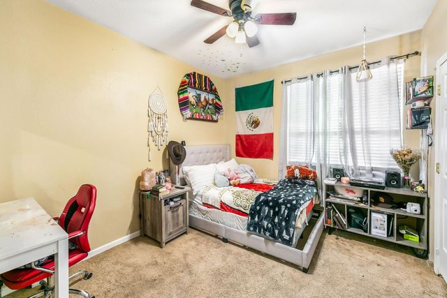 2084 Knights Ferry Dr, Plumas Lake, CA 95961