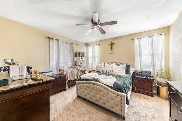 2084 Knights Ferry Dr, Plumas Lake, CA 95961