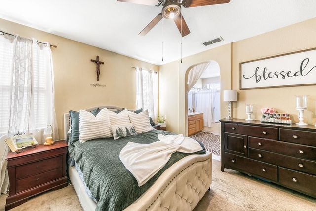 2084 Knights Ferry Dr, Plumas Lake, CA 95961