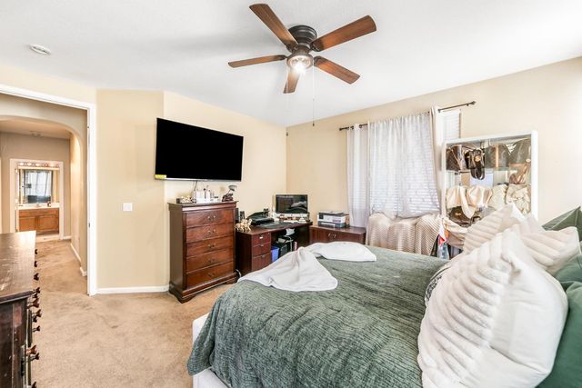 2084 Knights Ferry Dr, Plumas Lake, CA 95961