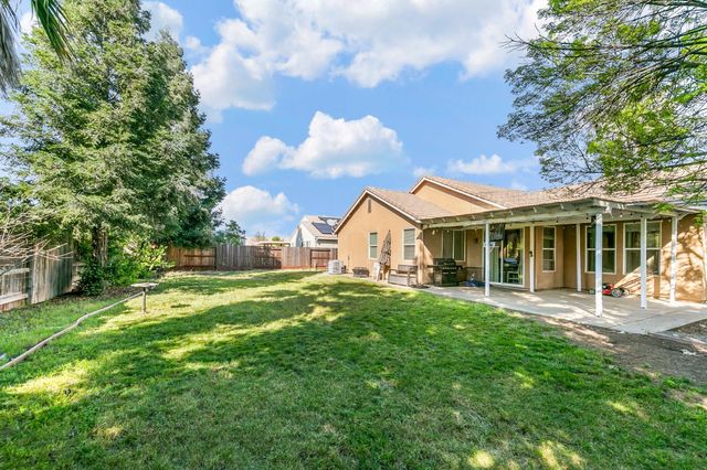 2084 Knights Ferry Dr, Plumas Lake, CA 95961