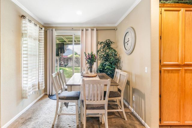 2084 Knights Ferry Dr, Plumas Lake, CA 95961