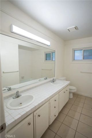 993 Verona, Fullerton, CA 92835