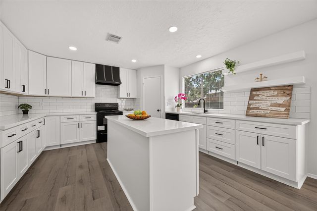 15511 Sungold Court, Houston, TX 77095