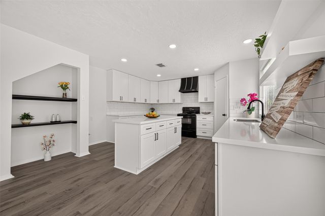 15511 Sungold Court, Houston, TX 77095