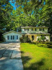 287 Willow Cove Court, Lawrenceville, GA 30044