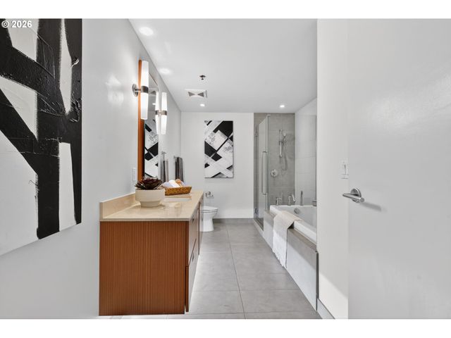 1260 Nw NAITO Pkwy 908B, Portland, OR 97209