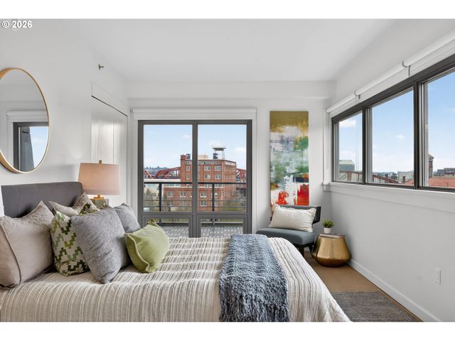 1260 Nw NAITO Pkwy 908B, Portland, OR 97209