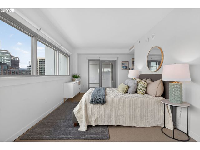 1260 Nw NAITO Pkwy 908B, Portland, OR 97209