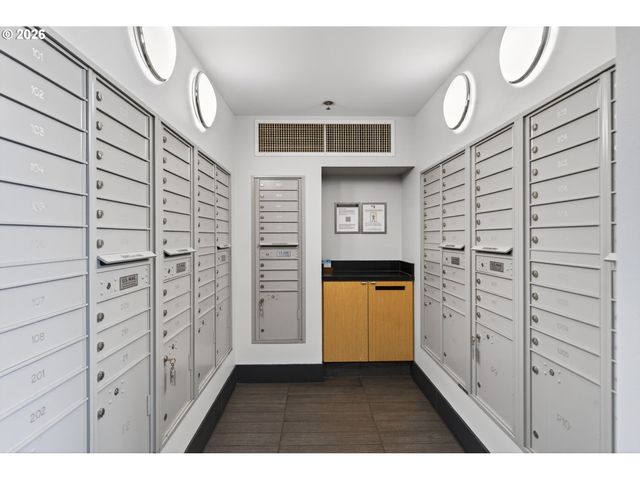 1260 Nw NAITO Pkwy 908B, Portland, OR 97209