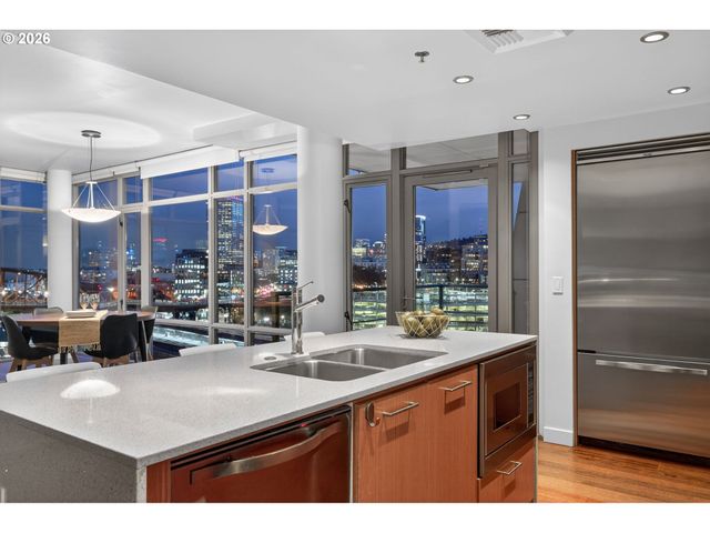 1260 Nw NAITO Pkwy 908B, Portland, OR 97209