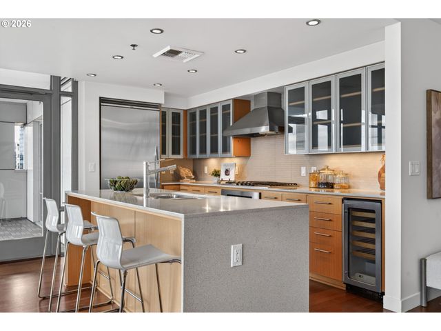 1260 Nw NAITO Pkwy 908B, Portland, OR 97209