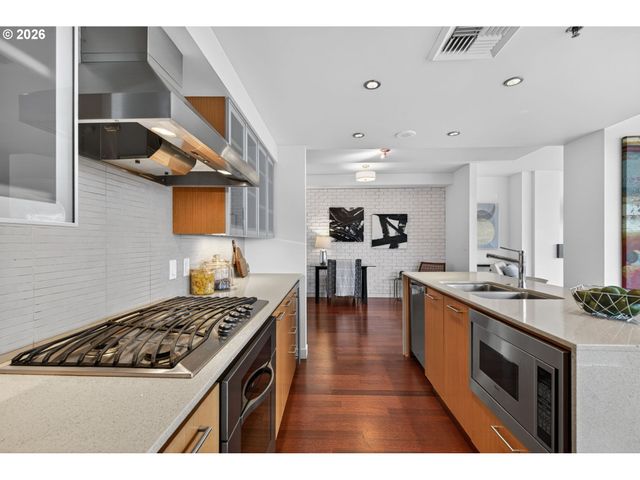 1260 Nw NAITO Pkwy 908B, Portland, OR 97209