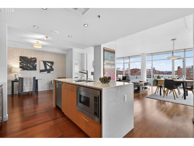 1260 Nw NAITO Pkwy 908B, Portland, OR 97209