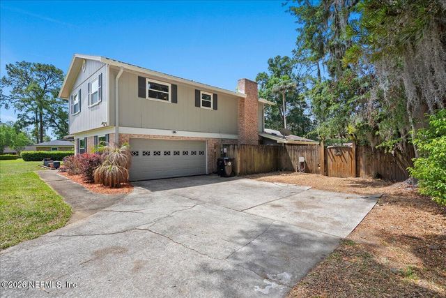 2049 ALPHA Court, Orange Park, FL 32073