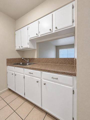 5200 Michaux Street 6, Houston, TX 77009