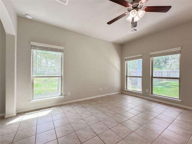 105 Camelot Place Court, Conroe, TX 77304