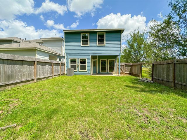 105 Camelot Place Court, Conroe, TX 77304
