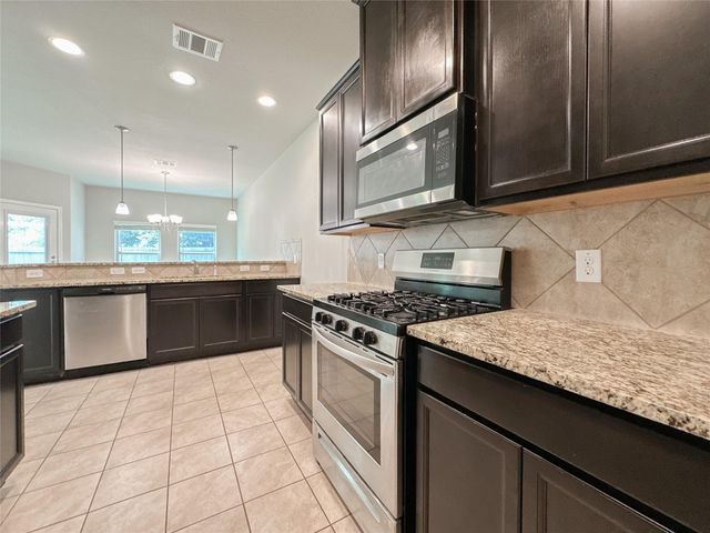 105 Camelot Place Court, Conroe, TX 77304