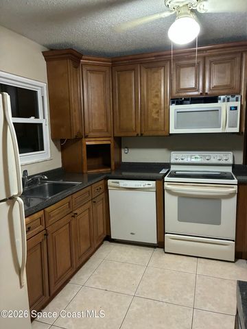 890 Serenade Street NW, Palm Bay, FL 32907