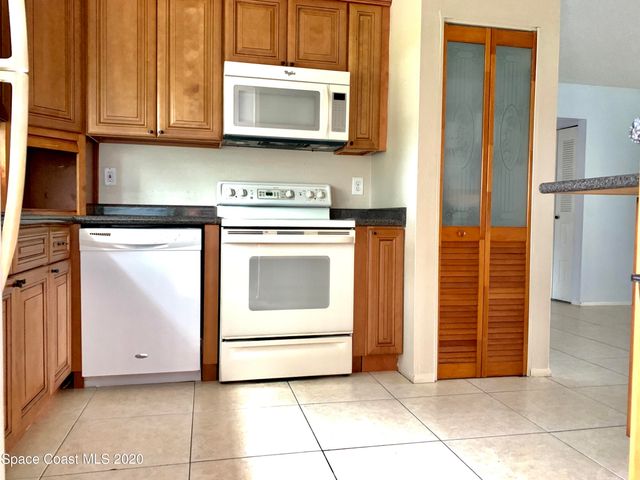 890 Serenade Street NW, Palm Bay, FL 32907