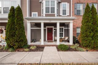 1824 Perla DR, Virginia Beach, VA 23456