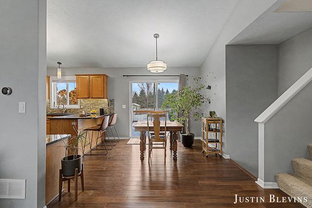 12018 Russell Ridge, Cedar Springs, MI 49319