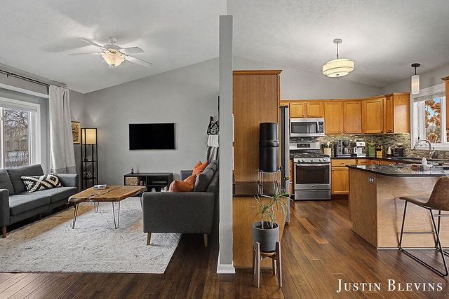 12018 Russell Ridge, Cedar Springs, MI 49319