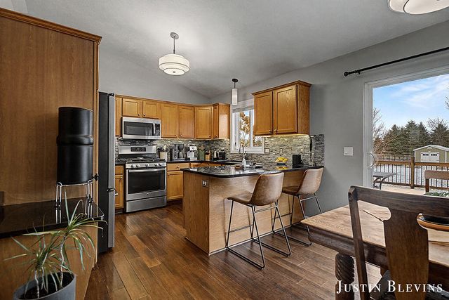 12018 Russell Ridge, Cedar Springs, MI 49319