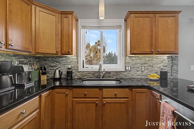 12018 Russell Ridge, Cedar Springs, MI 49319