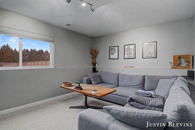 12018 Russell Ridge, Cedar Springs, MI 49319