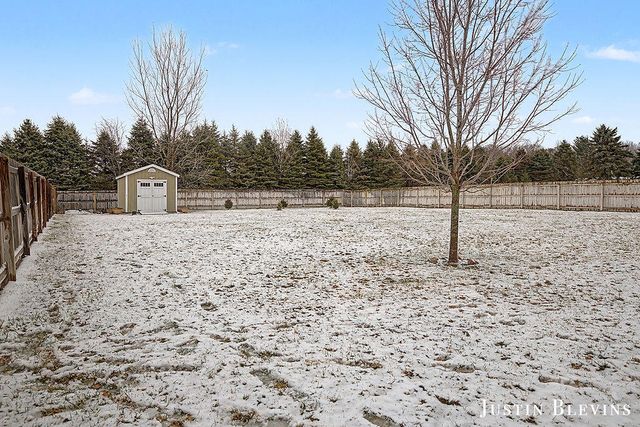 12018 Russell Ridge, Cedar Springs, MI 49319