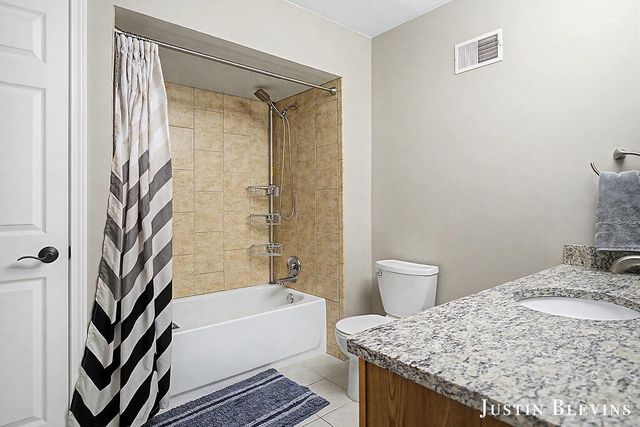 12018 Russell Ridge, Cedar Springs, MI 49319