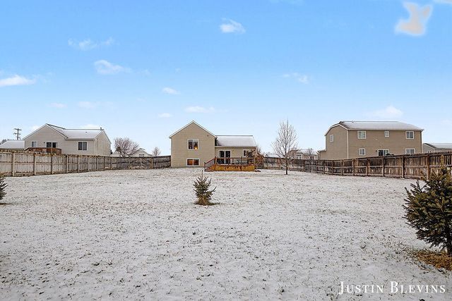 12018 Russell Ridge, Cedar Springs, MI 49319