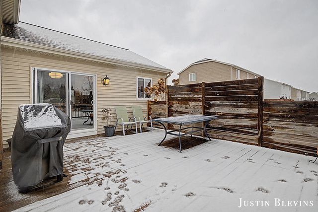 12018 Russell Ridge, Cedar Springs, MI 49319