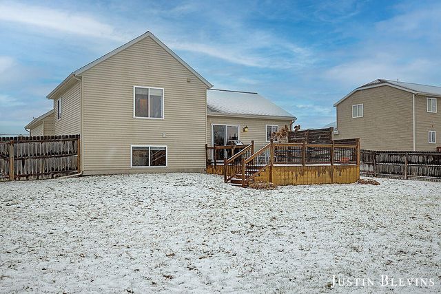 12018 Russell Ridge, Cedar Springs, MI 49319