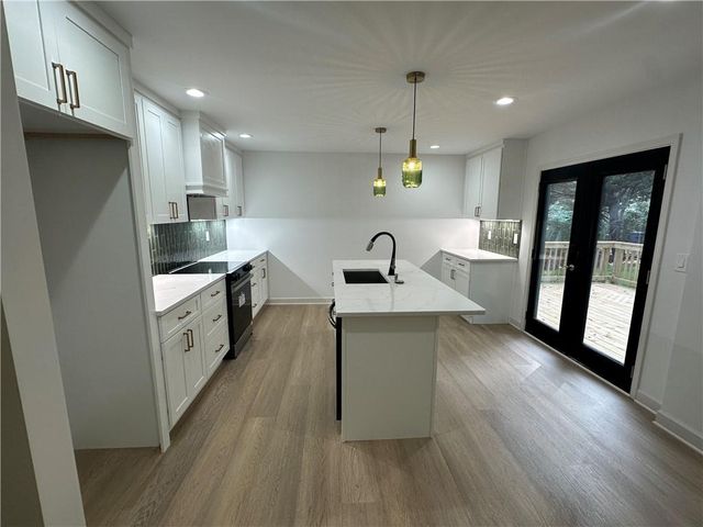 4522 Bartow Carver Road SE, Acworth, GA 30102