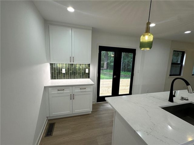 4522 Bartow Carver Road SE, Acworth, GA 30102