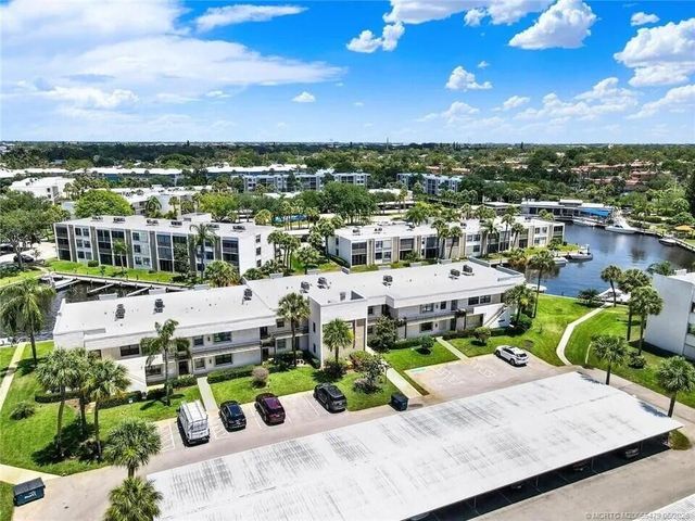 1950 SW Palm City Road 2-102, Stuart, FL 34994