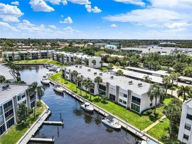 1950 SW Palm City Road 2-102, Stuart, FL 34994