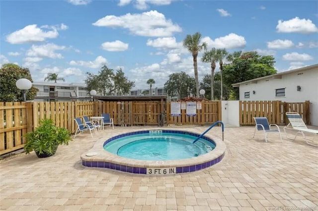 1950 SW Palm City Road 2-102, Stuart, FL 34994