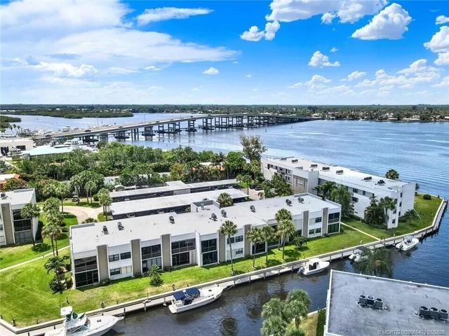 1950 SW Palm City Road 2-102, Stuart, FL 34994