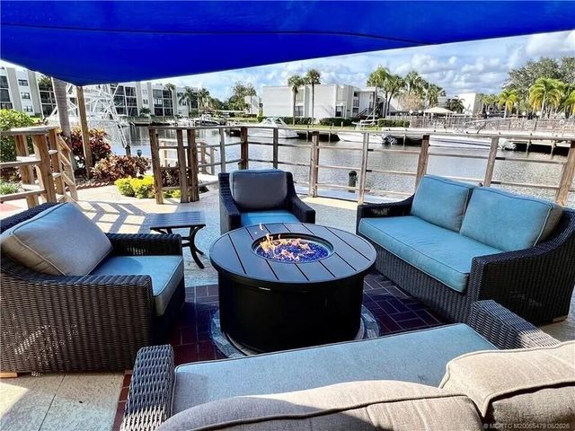 1950 SW Palm City Road 2-102, Stuart, FL 34994