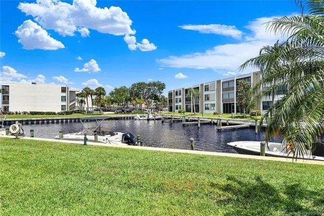 1950 SW Palm City Road 2-102, Stuart, FL 34994