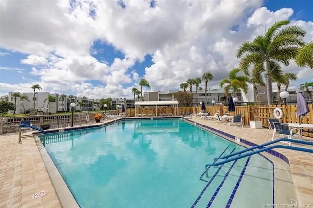 1950 SW Palm City Road 2-102, Stuart, FL 34994