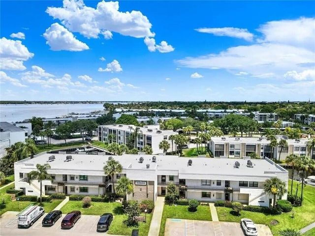 1950 SW Palm City Road 2-102, Stuart, FL 34994